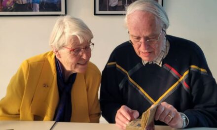 Echtpaar schenkt zeldzame middeleeuwse gebedenboeken aan UB Leiden